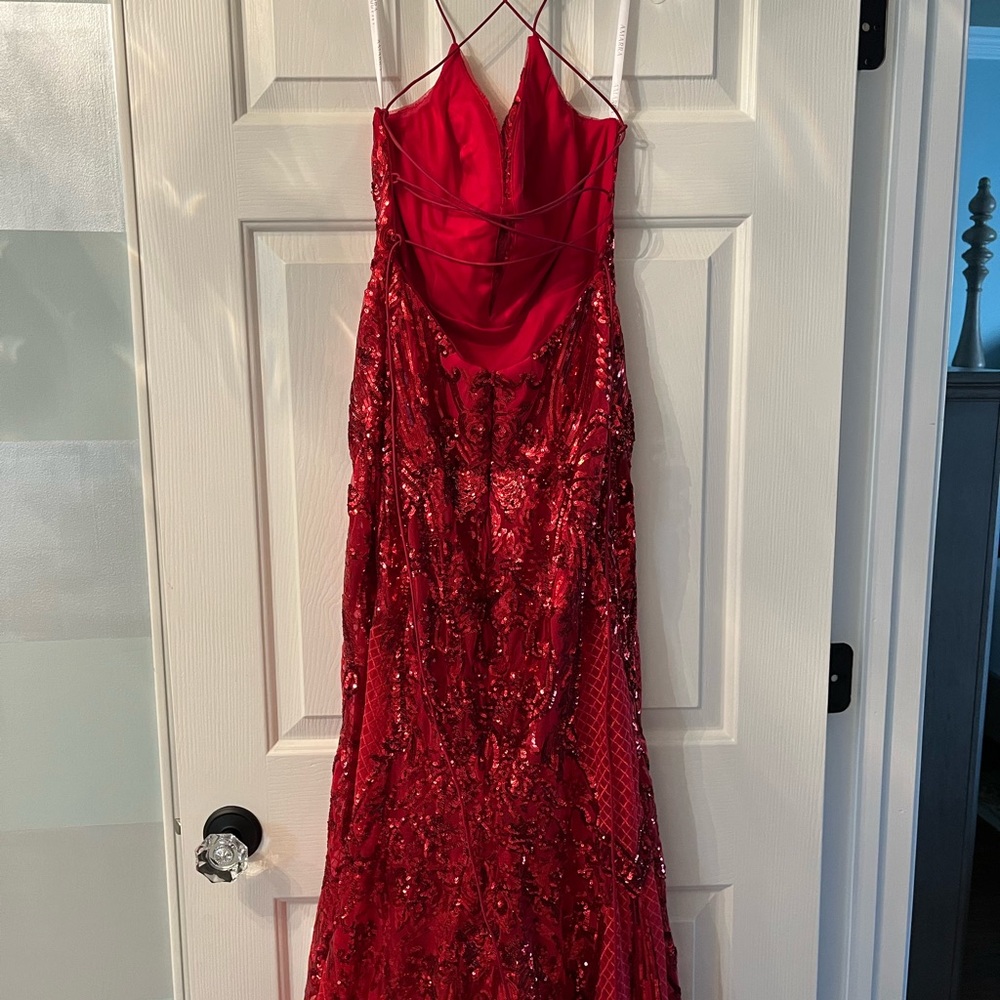 Gorgeous Amarra red sequin evening gown in size 4 - Picture 13 of 15
